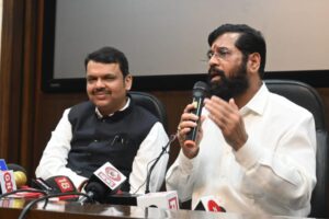 Chief Minister Eknath Shinde and Deputy Chief Minister Devendra Fadnavis मुख्यमंत्री एकनाथ शिंदे आणि उपमुख्यमंत्री देवेंद्र फडणवीस हडपसर मराठी बातम्या Hadapsar Latest News Hadapsar News