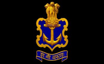 Indian Navy's new design insignia unveiled भारतीय नौदलाच्या नव्या रचनेतल्या बोधचिन्हाचे अनावरण हडपसर मराठी बातम्या Hadapsar Latest News Hadapsar News