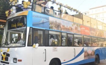 Launch of Hop On – Hop Off bus service in Mumbai मुंबईत हॉप ऑन – हॉप ऑफ बस सेवेचा शुभारंभ हडपसर मराठी बातम्या Hadapsar Latest News Hadapsar News