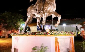 12 feet tall statue of Chhatrapati Shivaji Maharaj unveiled in Mauritius मॉरिशसमध्ये छत्रपती शिवाजी महाराजांच्या १२ फूट उंची पुतळ्याचे अनावरण हडपसर क्राइम न्यूज, हडपसर मराठी बातम्या, हडपसर न्युज Hadapsar Crime News, Hadapsar Marathi News, ,Hadapsar News