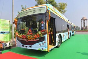 India's first green hydrogen fuel cell bus launched
भारतातील पहिली हरित हायड्रोजन इंधन सेल  बस  सुरू
हडपसर क्राइम न्यूज, हडपसर मराठी बातम्या, हडपसर न्युज Hadapsar Crime News, Hadapsar Marathi News, ,Hadapsar News

