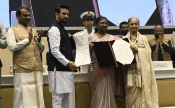 Dadasaheb Phalke Lifetime Achievement Award to Wahida Rehman by President Draupadi Murmu राष्ट्रपती द्रौपदी मुर्मु यांच्या हस्ते वहिदा रेहमान  यांना  दादासाहेब फाळके’ जीवनगौरव पुरस्कार हडपसर क्राइम न्यूज, हडपसर मराठी बातम्या, हडपसर न्युज Hadapsar Crime News, Hadapsar Marathi News, ,Hadapsar News