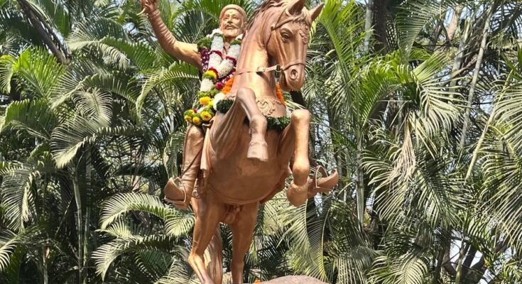 The statue of Chhatrapati Shivaji Maharaj was unveiled by the Army Commander of the Southern Command दक्षिण कमांडचे लष्कर कमांडर यांच्या हस्ते छत्रपती शिवाजी महाराजांच्या पुतळ्याचे अनावरण हडपसर क्राइम न्यूज, हडपसर मराठी बातम्या, हडपसर न्युज Hadapsar Crime News, Hadapsar Marathi News, ,Hadapsar News, Hadapsar Latest News