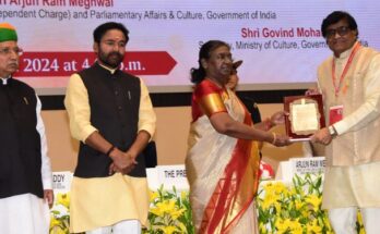 Ashok Saraf honored with National Sahitya Akademi Award अशोक सराफराष्ट्रीय साहित्य अकादमी पुरस्काराने सन्मानित हडपसर क्राइम न्यूज, हडपसर मराठी बातम्या, हडपसर न्युज Hadapsar Crime News, Hadapsar Marathi News, ,Hadapsar News