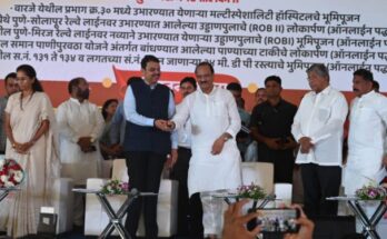 Bhoomipujan and dedication of the multispecialty hospital to be built in 30 and other development works were done in the presence of Deputy Chief Minister Devendra Fadnavis and at the hands of Deputy Chief Minister Ajit Pawar. मल्टिस्पेशालिटी हॉस्पिटलसह अन्य विकासकामांचे भूमिपूजन व लोकार्पण उपमुख्यमंत्री देवेंद्र फडणवीस यांच्या उपस्थितीत आणि उपमुख्यमंत्री अजित पवार यांच्या हस्ते करण्यात आले. हडपसर क्राइम न्यूज, हडपसर मराठी बातम्या, हडपसर न्युज Hadapsar Crime News, Hadapsar Marathi News, ,Hadapsar News