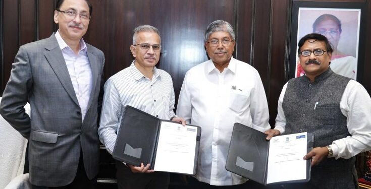 MoU between CRISP and NSDC institutes and Department of Higher and Technical Education for 'Internship Program' for linking multi-disciplinary course बहुविद्याशाखीय अभ्यासक्रमांना जोडून ‘इंटर्नशिप’ कार्यक्रमासाठी क्रिस्प व एनएसडीसी संस्था आणि उच्च व तंत्र शिक्षण विभागात सामंजस्य करार हडपसर क्राइम न्यूज, हडपसर मराठी बातम्या, हडपसर न्युज Hadapsar Crime News, Hadapsar Marathi News, ,Hadapsar News