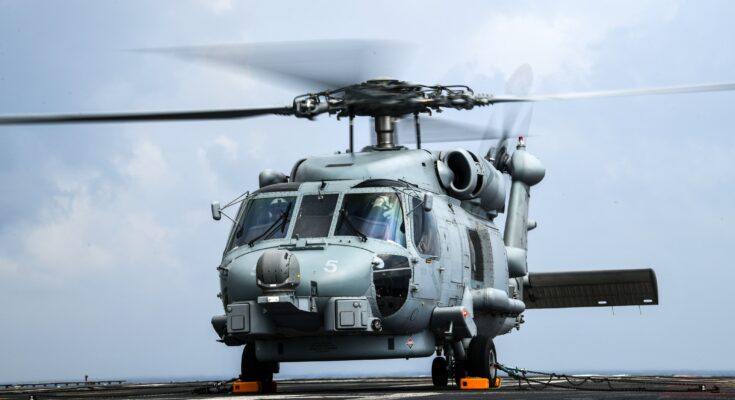 MH60R 'Seahawks' helicopters to be inducted into the Indian Navy एमएच 60 आर 'सीहॉक्स' हेलिकॉप्टर्स, भारतीय नौदलात आयएनएएस 334 पथक म्हणून दाखल होणार. हडपसर क्राइम न्यूज, हडपसर मराठी बातम्या, हडपसर न्युज Hadapsar Crime News, Hadapsar Marathi News, ,Hadapsar News